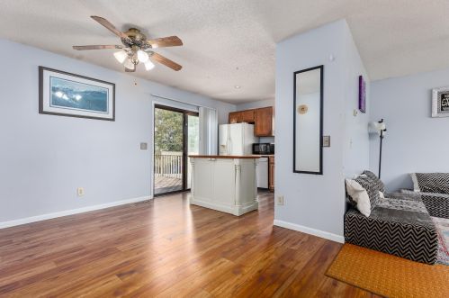 42 Meadow Wood Dr, Florence KY  41042-9323 exterior