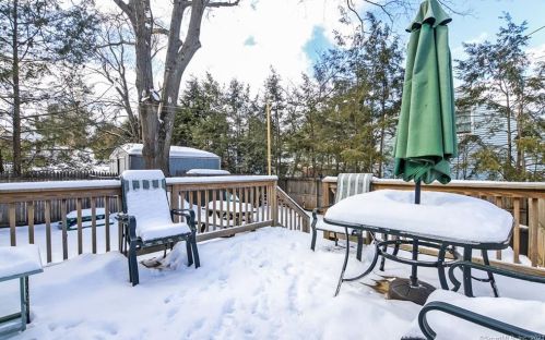 55 Dorothy Dr, Middletown CT 06457-5312 exterior