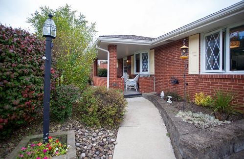 625 Birch St, Jeannette, PA 15644-2804
