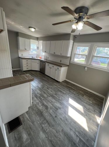 420 Lawnview Ave, Springfield OH 45505-2815 exterior