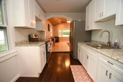 56 Floradan Rd, Tompkins Corners NY  10579-3032 exterior