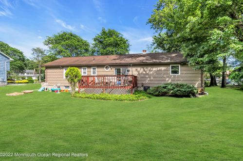 43 Emma Pl, Tinton Falls NJ  07724-1901 exterior