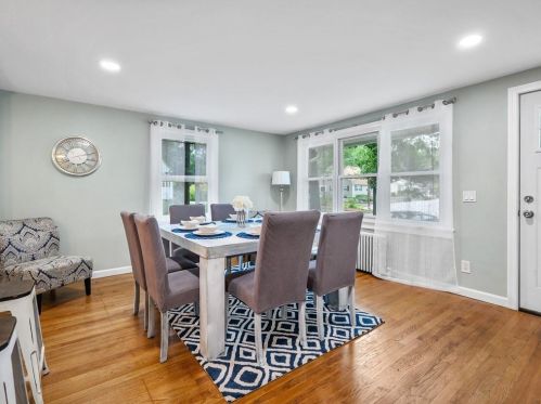 91 Windsor Park Dr, Coventry RI  02816-5353 exterior