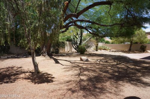 2460 Fostoria Pl, Tucson, AZ 85742-9450