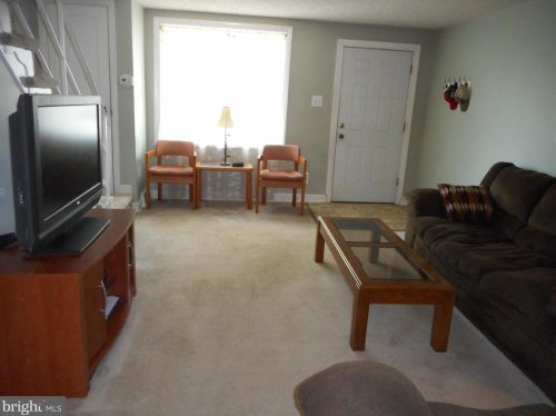 330 Pine St, Manor PA  19036-1008 exterior