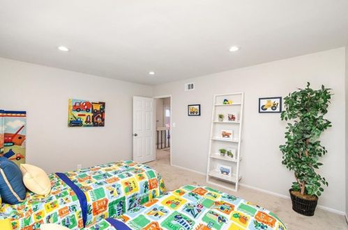 5033 Elderhall Ave, Lakewood CA  90712-2849 exterior