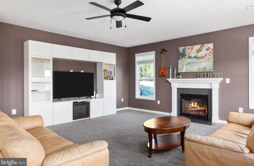 13525 Aden Rd, Nokesville VA  20181-2817 exterior