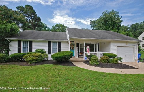 13 Buxton Rd, Jackson Twp, NJ 08527-1705