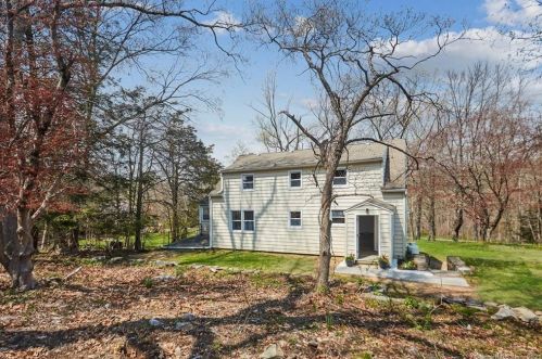55 Obtuse Rocks Rd, Brookfield Center, CT 06804-3228