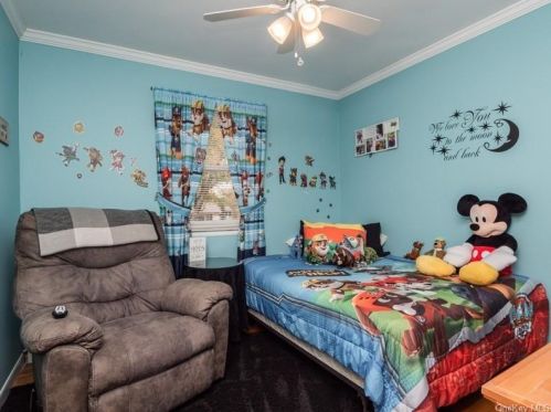 7 Crosby Ct, Fishkill NY exterior