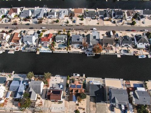 106 Moorage Ave, Berkeley Township NJ  08721-1879 exterior