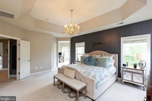 19277 Crk Fld Cir, Leesburg VA  20176-1621 exterior