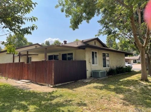 26334 Oak Highland Dr, Santa Clarita, CA 91321-1302