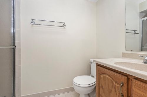 279 Kingbird Ct, Three Bridges NJ  08887-2129 exterior