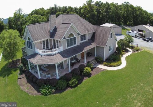 1841 Potato Valley Rd, Harrisburg, PA 17112-9220