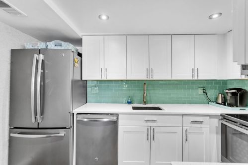 701 Camelot Dr, Pittsburgh PA  15237-4979 exterior