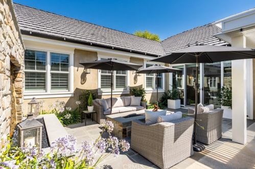 5461 Las Lomas St, Long Beach CA  90815-4138 exterior