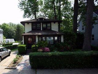54 Lefferts Rd, Yonkers, NY 10705-1639