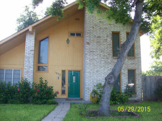 1222 Oregon St, Alice, TX 78332-4233