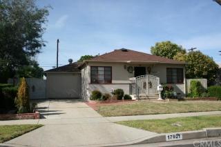 17921 Collins St, Van Nuys CA  91316-1032 exterior