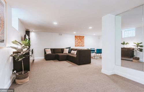 2855 James Ave, Minneapolis MN 55411-1238 exterior