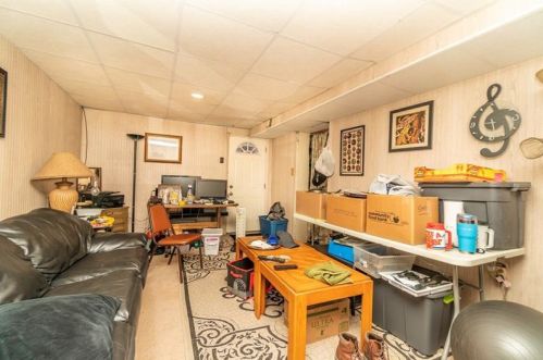 407 Old Hickory Dr, Pittsburgh PA  15235-2623 exterior