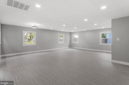 29 Garland Ln, Willingboro NJ  08046-3011 exterior