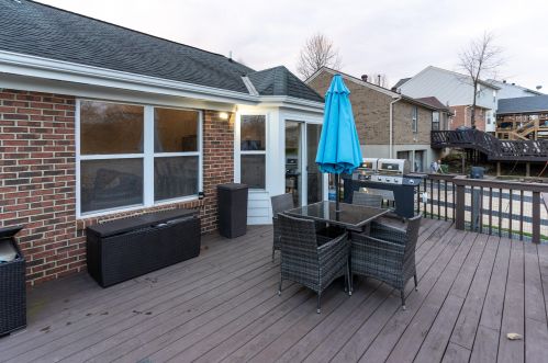 8709 Sentry Dr, Florence KY  41042-8275 exterior