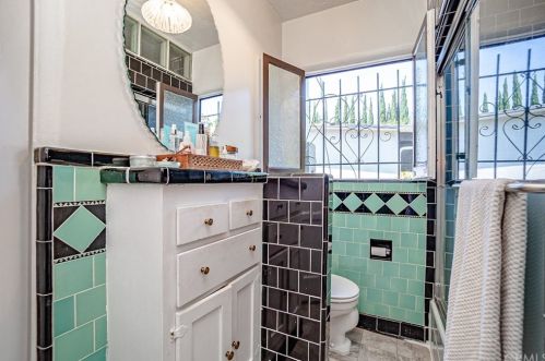 232 Euclid Ave, Long Beach CA  90815-2518 exterior