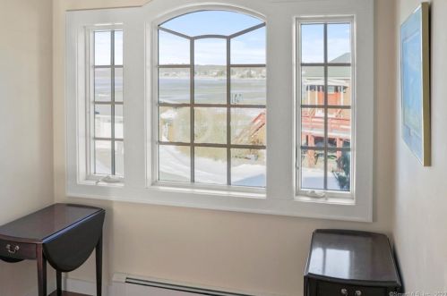 112 Atlantic Ave, Groton CT 06340-8803 exterior