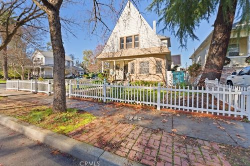 1126 Montgomery St, Oroville CA  95965-4725 exterior