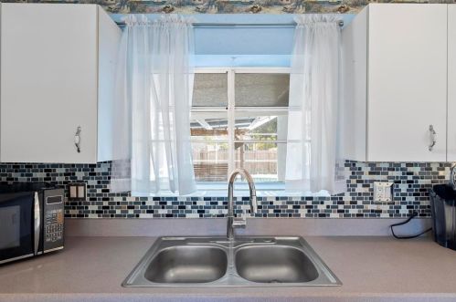 1845 Mango Tree Dr, Edgewater FL 32141-3925 exterior