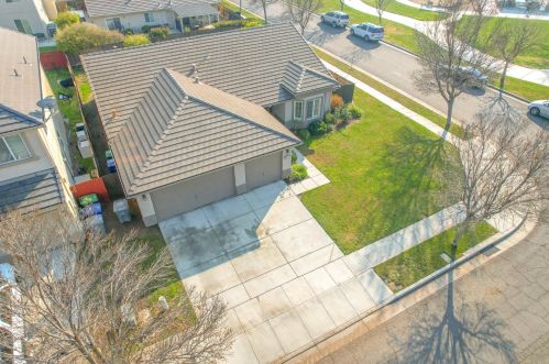 679 Apricot Ct, Los Banos CA  93635-9691 exterior