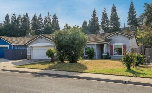 2730 Briarcliff Dr, Riverbank, CA 95367-3312