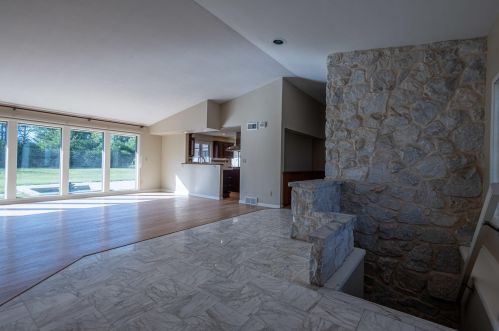 1545 Cedar Ln, Milwaukee WI  53217-1102 exterior