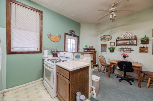 725 10th Ave, Whitaker PA  15120-1922 exterior