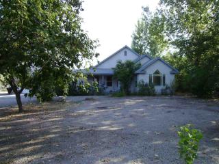 4605 Country River Dr, Fallon, NV 89406-6356