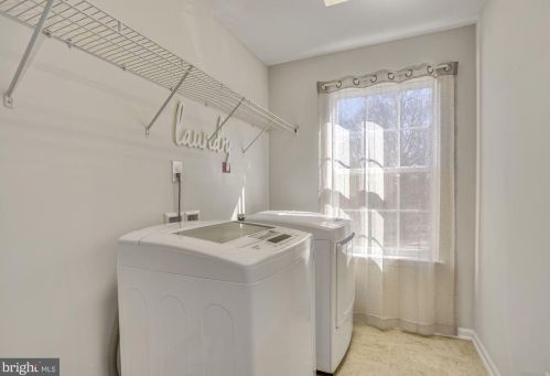 13503 Eagles Rest Dr, Leesburg VA 20176-5035 exterior