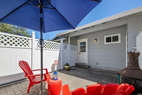 235 Grove Ave, Santa Rosa CA  95409-3813 exterior