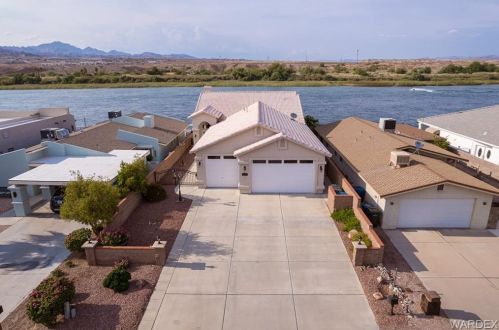 1053 Riverfront Dr, Bullhead City, AZ 86442-6690