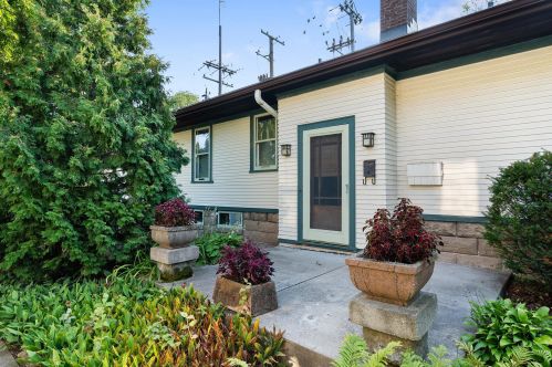 1819 Beverly Rd, Milwaukee WI 53211-2504 exterior