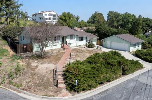 129 Avalon Dr, Fullerton, CA 92835-3501