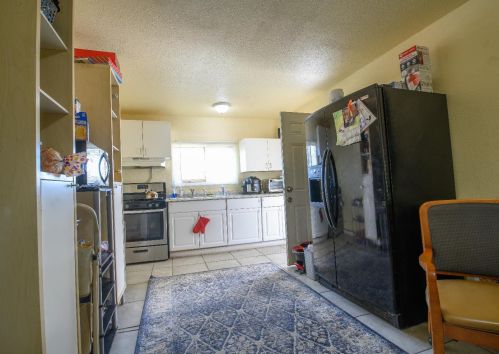1330 Thomas St, Modesto CA  95351-3430 exterior