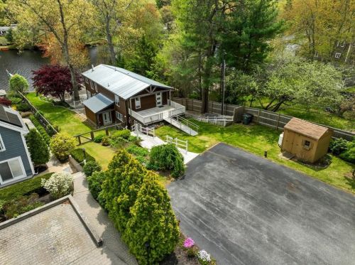 26 Pine Tree Rd, Coventry RI 02816-7001 exterior