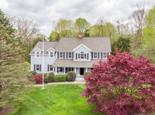 30 Skunk Ln, Wilton, CT 06897-2718