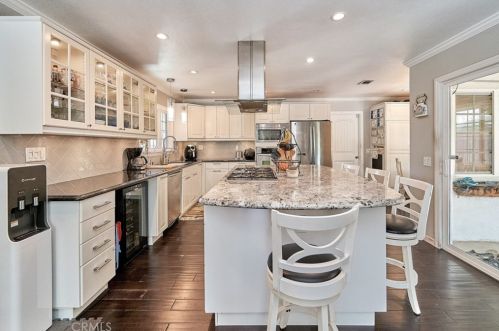 5458 Peacock Ln, Riverside, CA 92505-3158