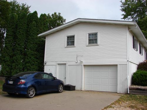 624 Iowa St, Dodgeville, WI 53533-1906