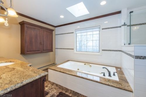 9 Memory Ln, Dover NJ  07869-4205 exterior