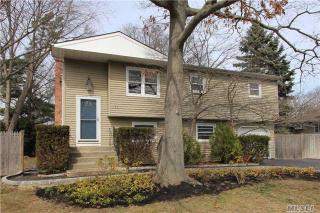 135 Seneca St, Hauppauge, NY 11779-4635