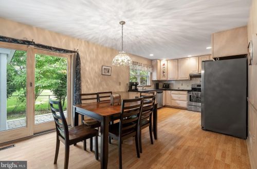 617 Grand Ave, Pittsburgh PA  19083-3224 exterior